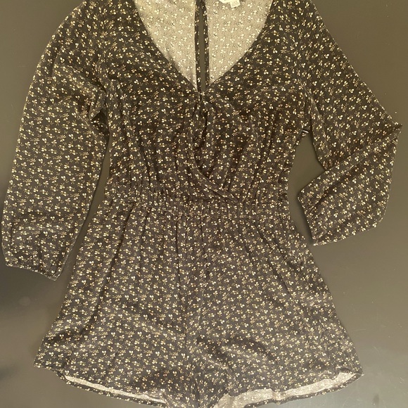 American Eagle Romper - Picture 1 of 8